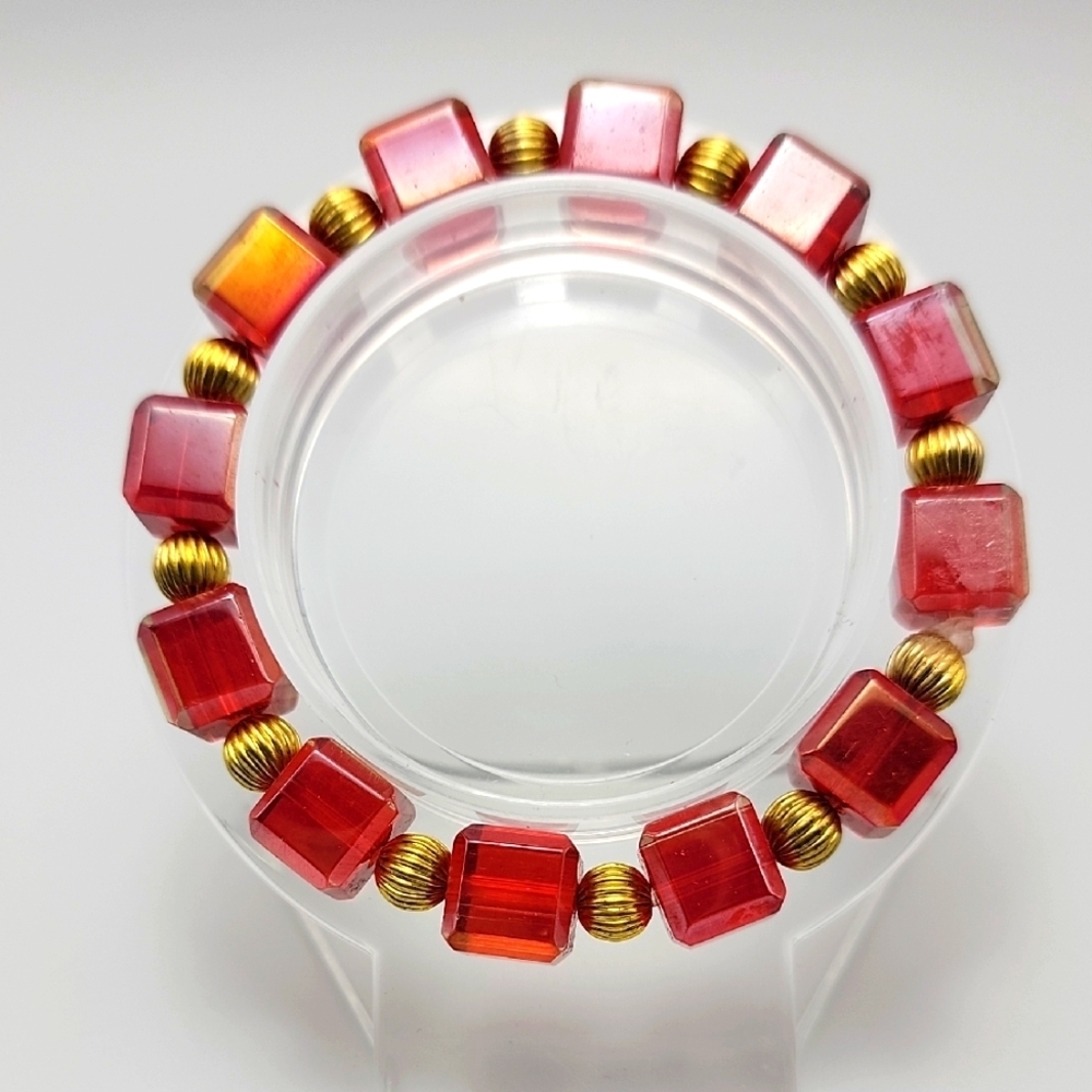 Red Cube Glass and Gold Tone Findings Beaded Bracelet US Size 6-3/4" - 7"